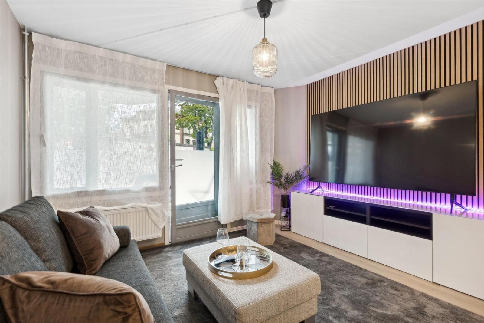 Séjour chez l'habitant Luxurious Modern In - Eur 4k Expensive Bed And 82