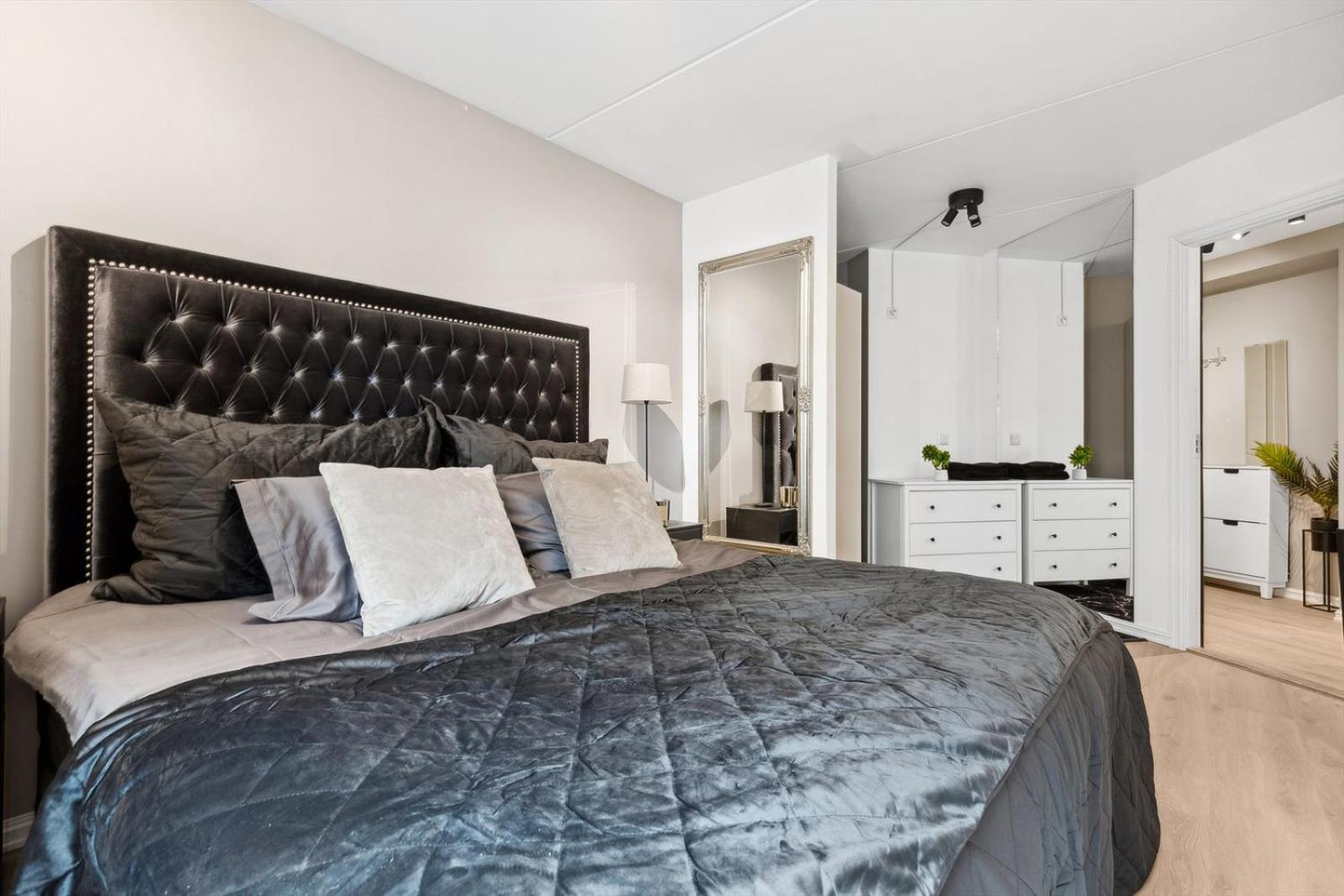 Séjour chez l'habitant Luxurious Modern In - Eur 4k Expensive Bed And 82