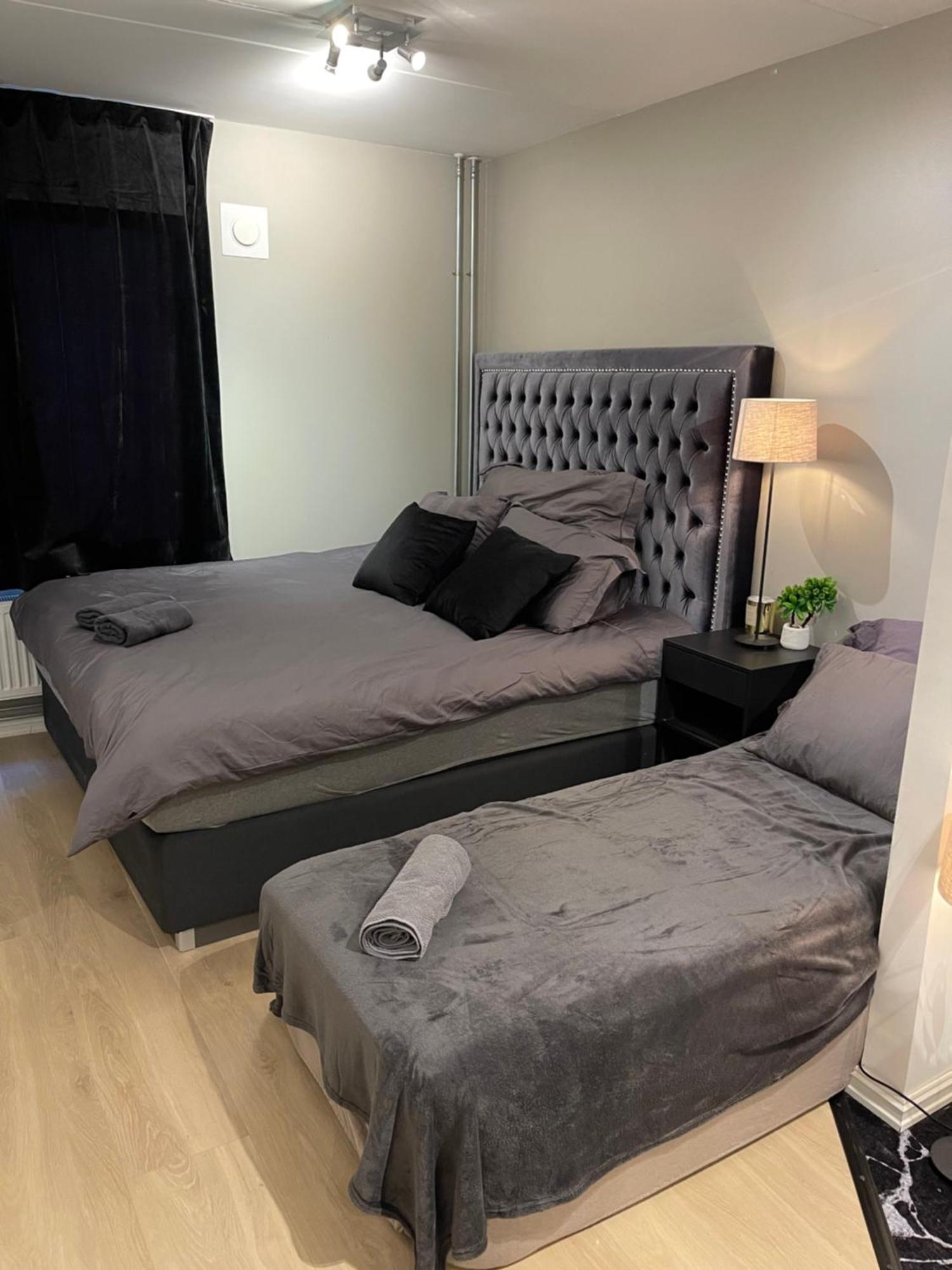 Luxurious Modern In - Eur 4k Expensive Bed And 82